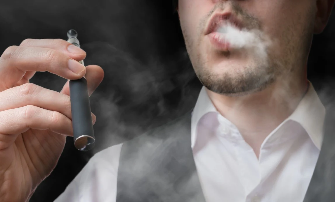 Vaping Etiquette: How to Vape Respectfully in Public Spaces