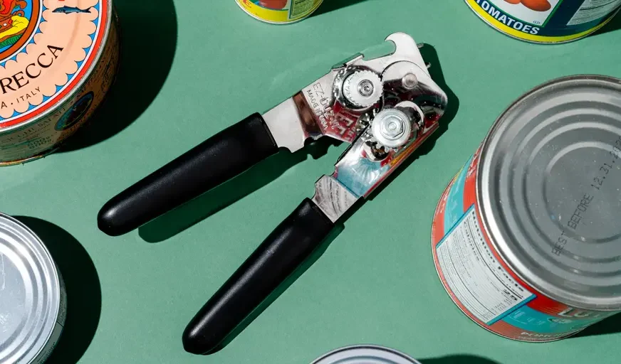 How to Use a Can Opener the Right Way: Easy Guide for Beginners